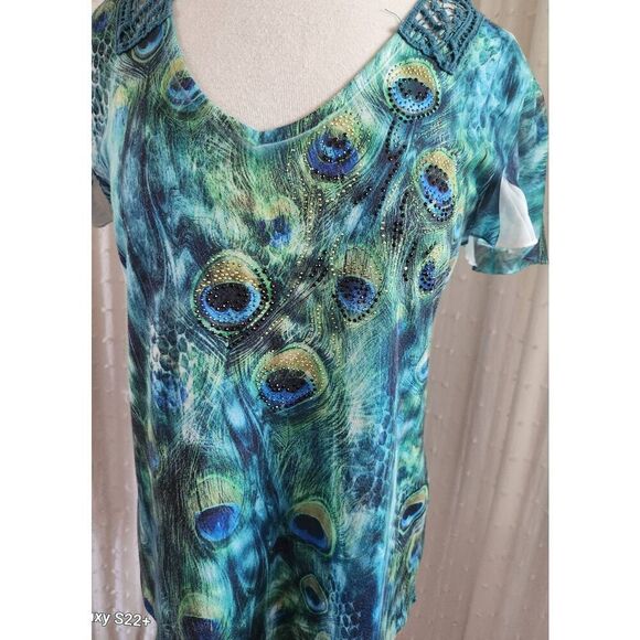 F74 B.L.E.U. Peacock blue & green blouse, crochet, deep V-neck & flutter sleeves - Picture 9 of 10